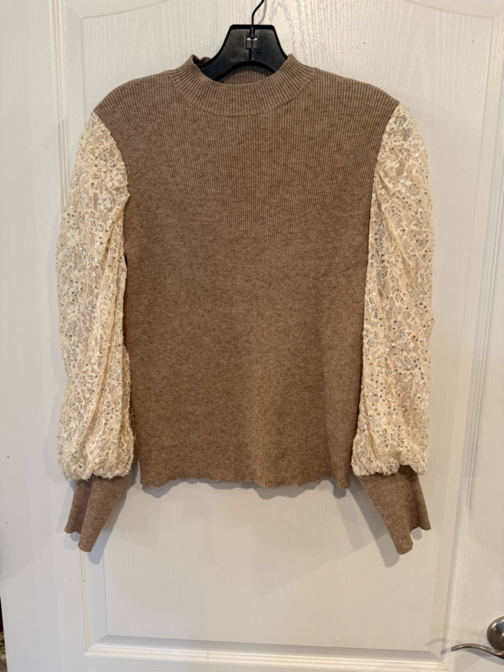 Ontwelfth Women's Long sequin balloon long Sleeve tan Ribbed Blouse medium
